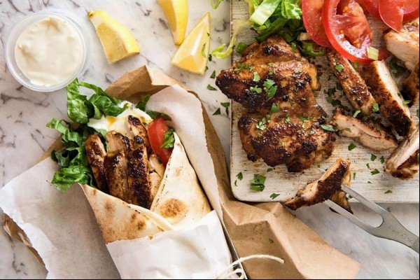 Smaczny kebab w zestawie